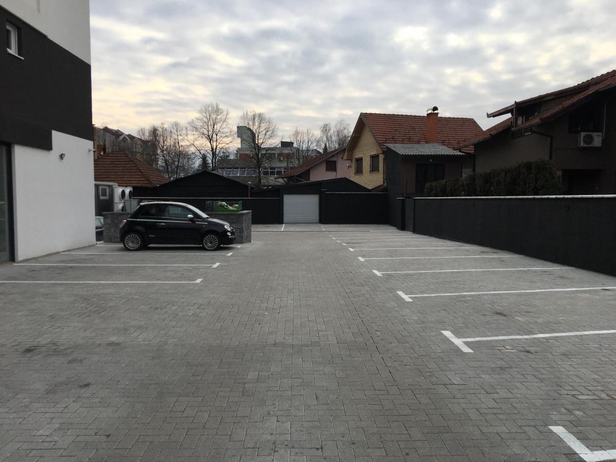 Cool Apartments With Free Parking Čačak Exteriér fotografie