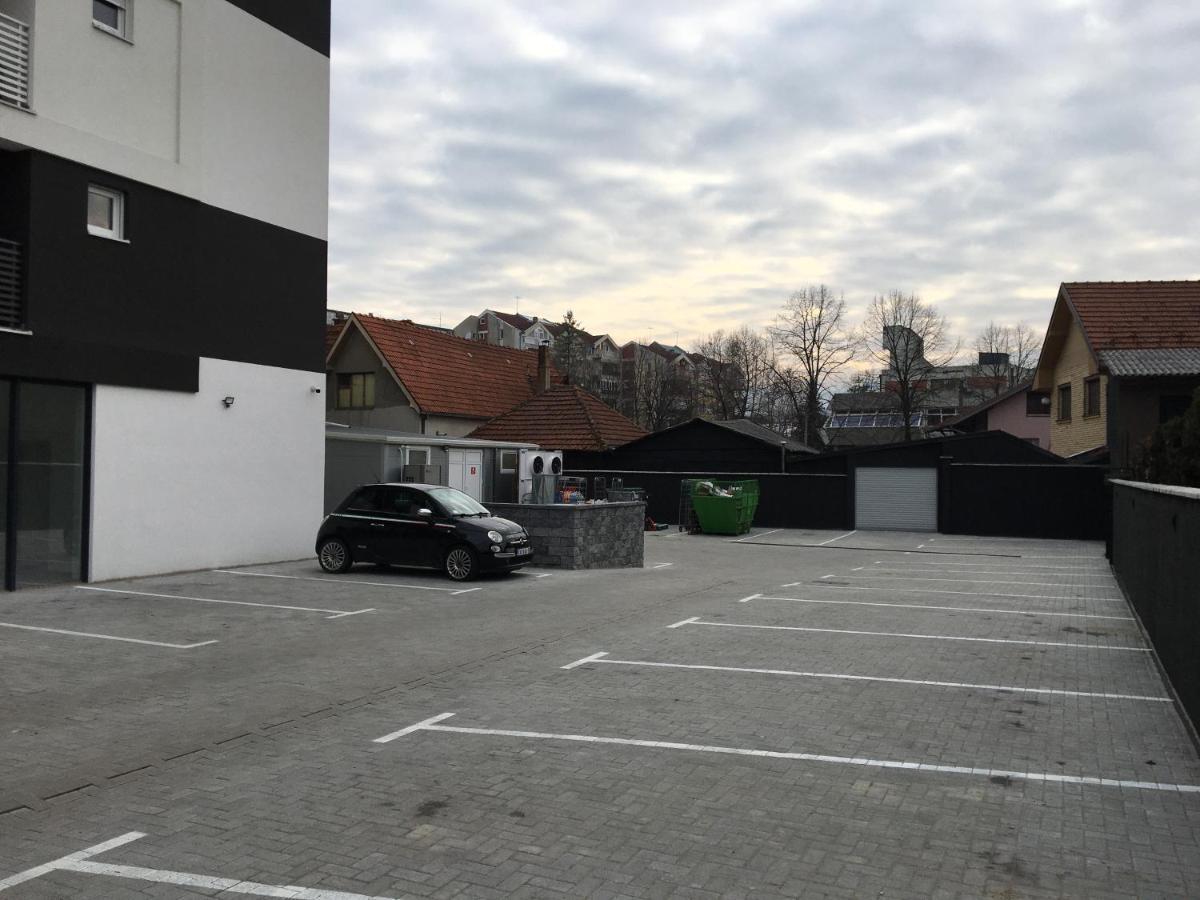 Cool Apartments With Free Parking Čačak Exteriér fotografie